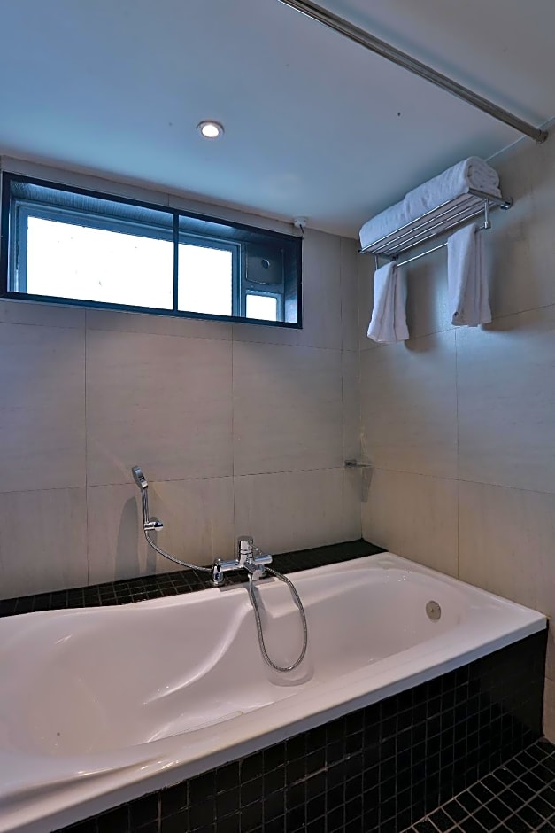 Hotel Luminara A Unit of Elite Tourist Home