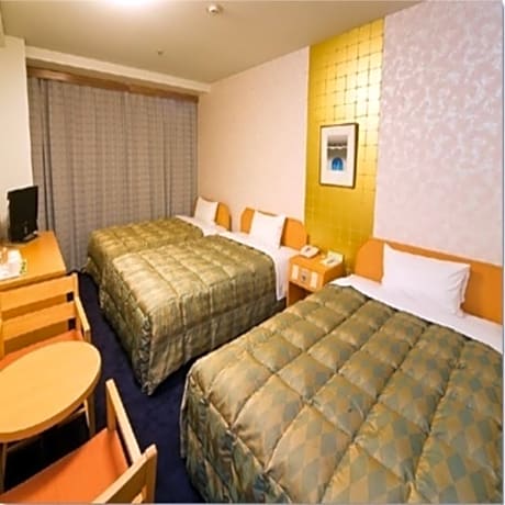 Twin Room with Extra Bed - Non-Smoking