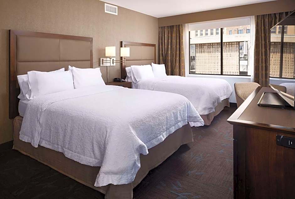 Hampton Inn By Hilton & Suites Dallas Downtown