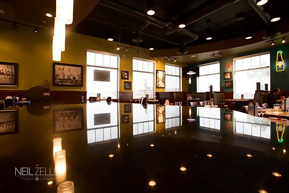 Days Inn & Suites by Wyndham Edmonton Airport