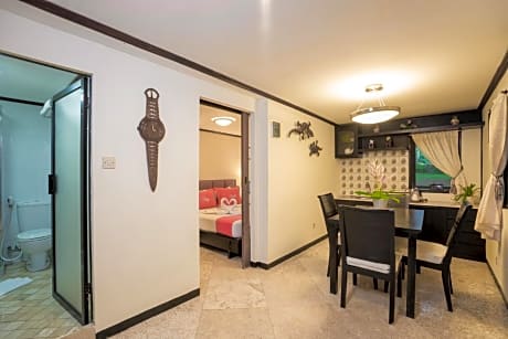 Family Room with Garden View