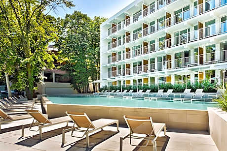 ibis Styles Golden Sands Roomer Hotel