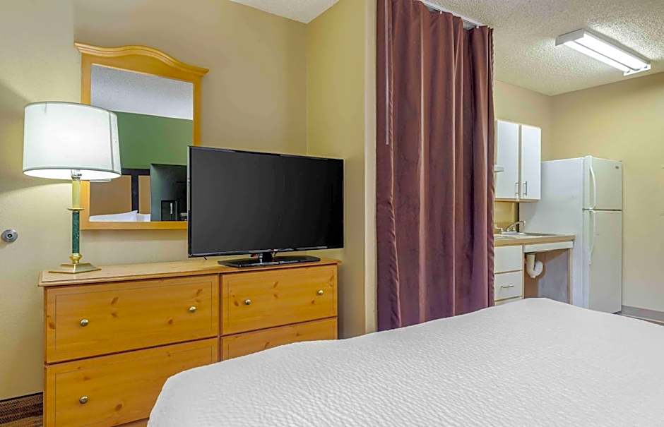 Suburban Studios Irving - Las Colinas