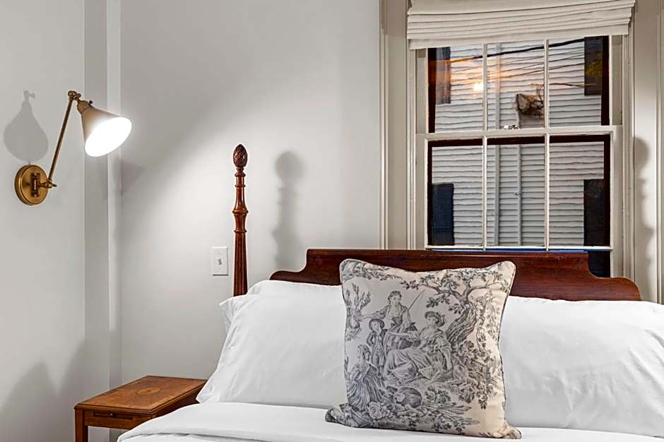 The Davenport Inn