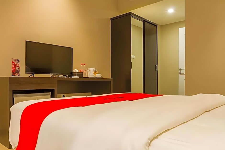 RedDoorz Plus @ Dipatiukur