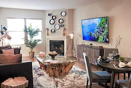 1 Bedroom XL Condo with King bed, Garden View, Parking Included