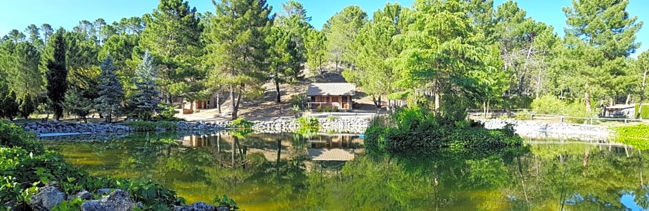 La cabaña del lago en ZAFIRO LAGUNAZO Parque Natural del Río Mundo