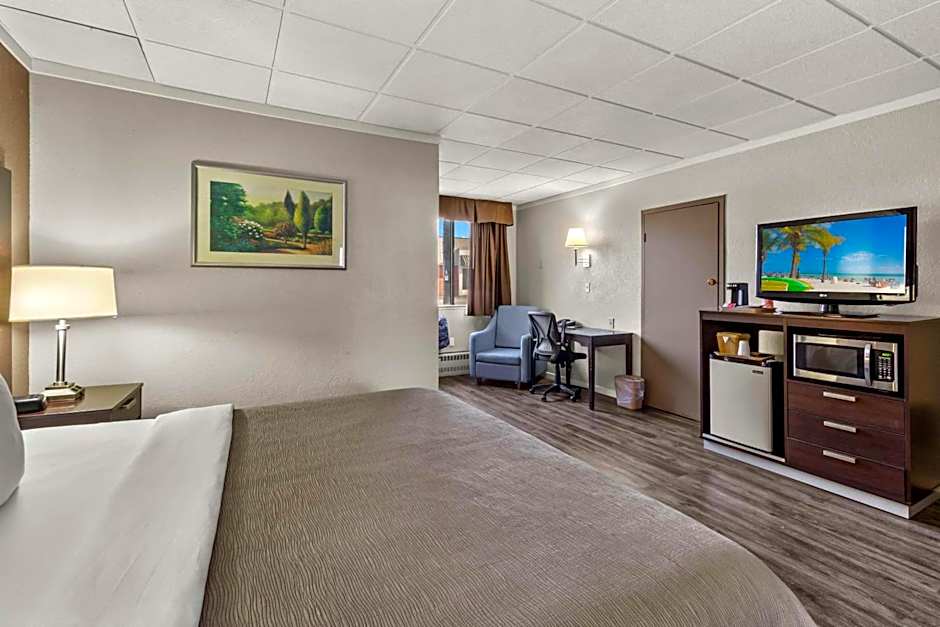Quality Inn & Suites Downtown