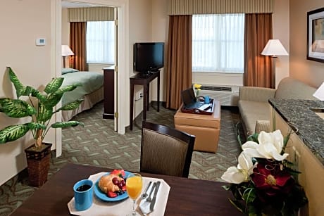 1 King Bed 1 Bedroom Suite Nonsmoking