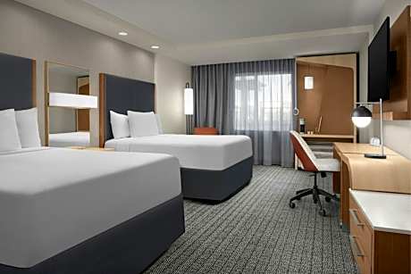 Queen Room with Two Queen Beds and Roll-In Shower - Mobility Access