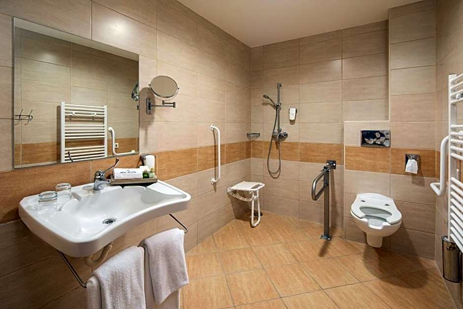 Hotel Atlantis Wellness & Conference