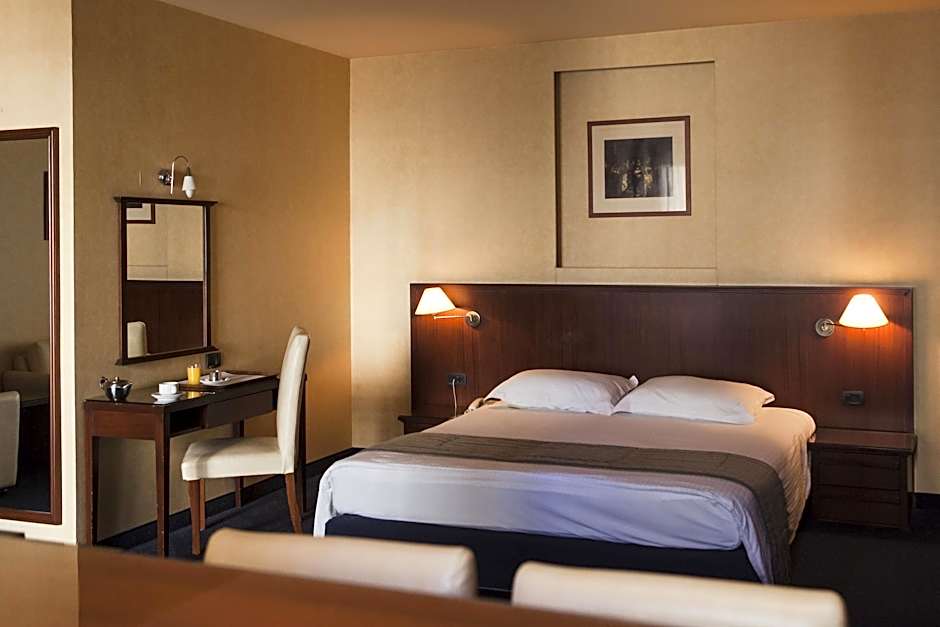 The Mayflower Hotel
