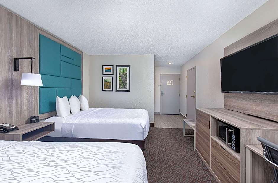 La Quinta Inn & Suites by Wyndham Pigeon Forge- Dollywood