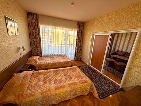 One-Bedroom Suite with Balcony