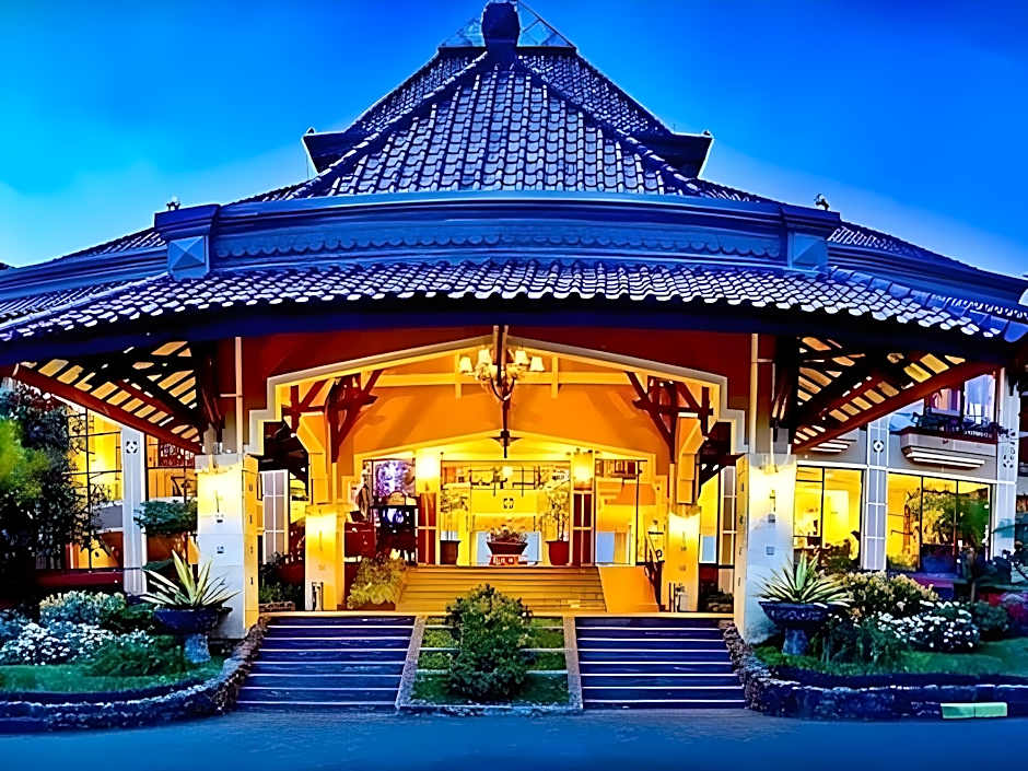 Royal Hotel and Villa Batu