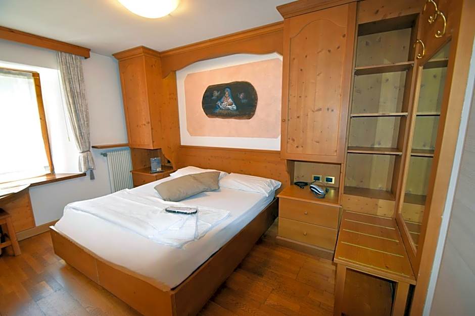 Albergo Miravalle-Tre Cime Views