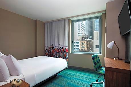Guest room, 1 Queen, City view