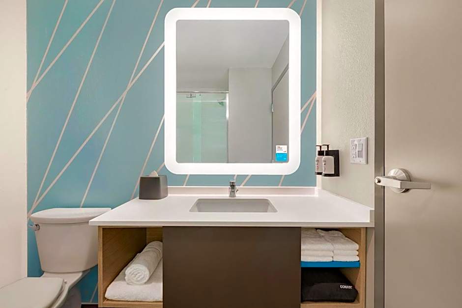avid hotel Wenatchee