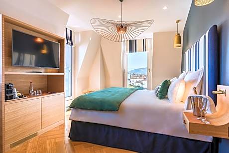 Deluxe King Room - Upper Floor