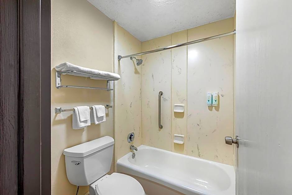 Quality Inn Columbus, MS