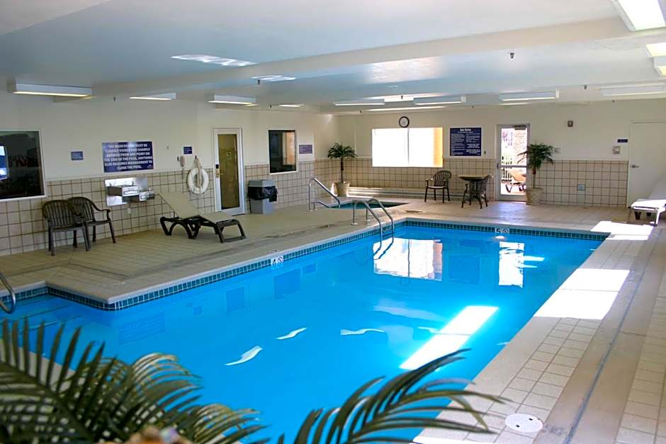 Crystal Inn Hotel & Suites - Great Falls