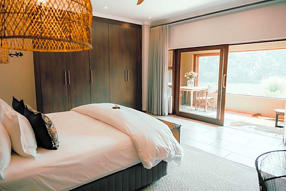 Bambuu Lakeside Lodge