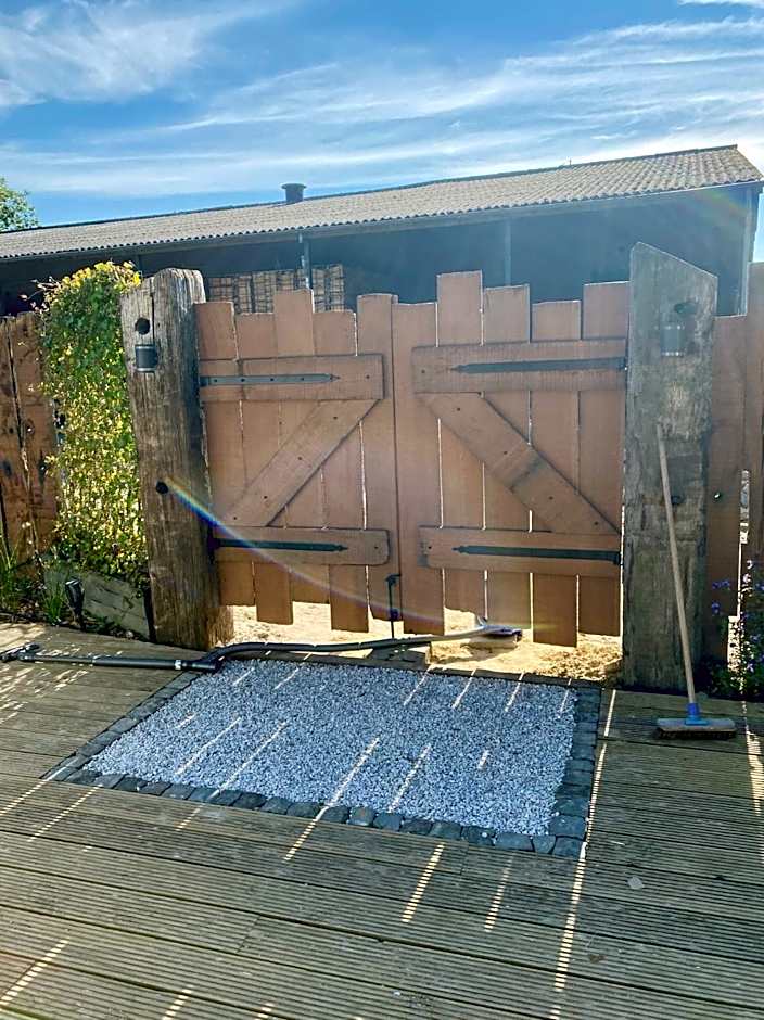 Luxe Finse Kota met Jacuzzi en SaunaBarrel de Zandhoef