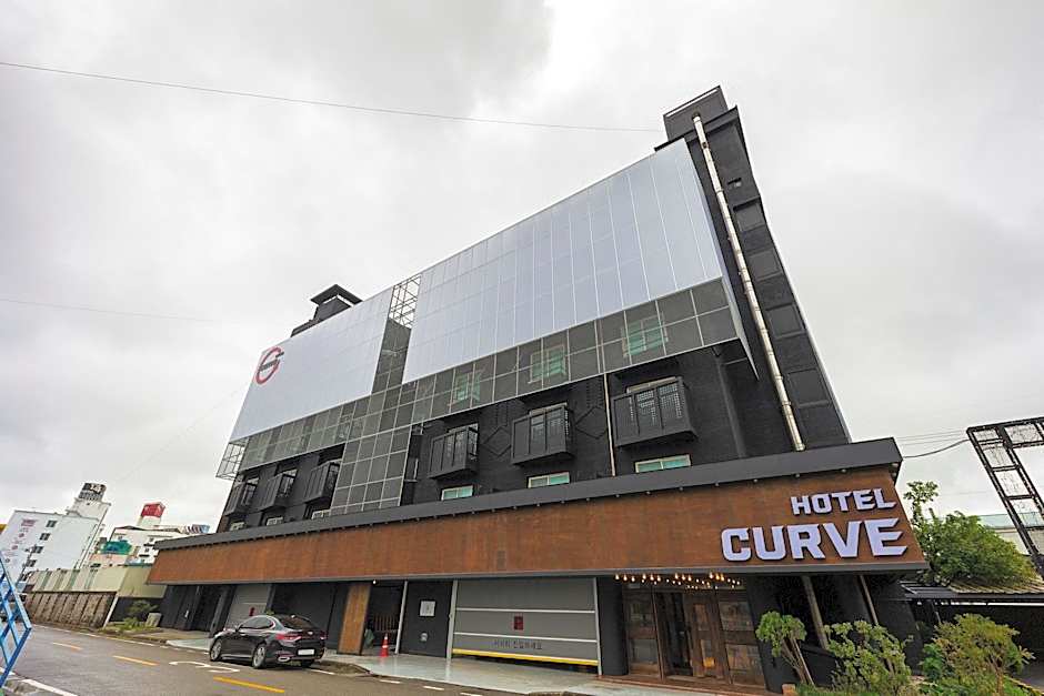 CURVE HOTEL IKSAN
