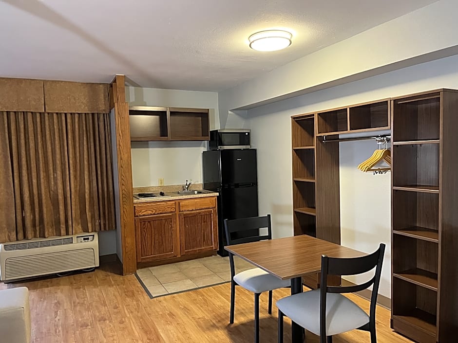 HomeTowne Studios Amarillo West