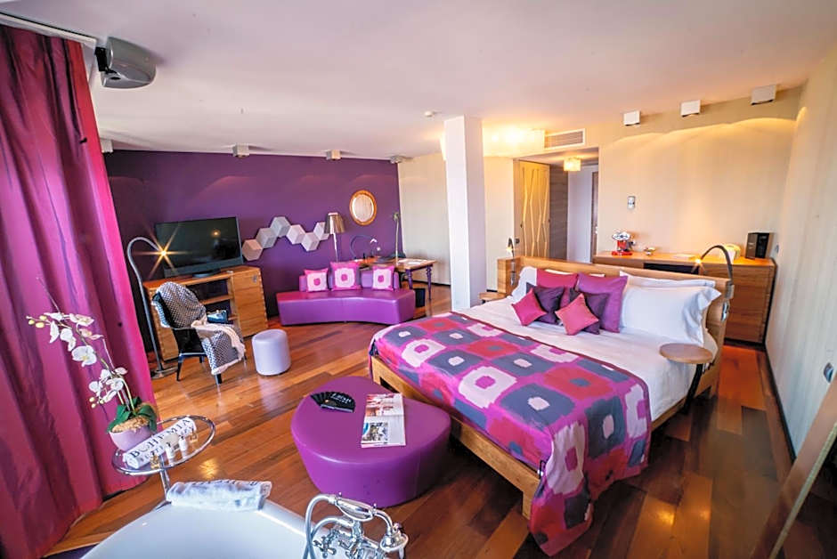 Bohemia Suites & Spa - Adults Only