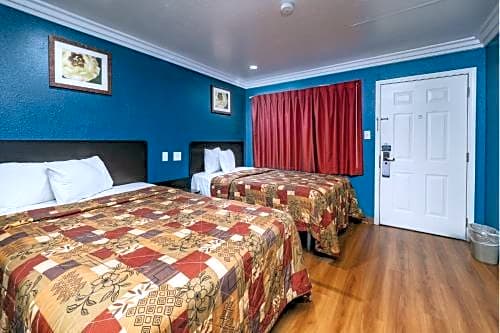 Travelodge by Wyndham Sacramento Convention Center