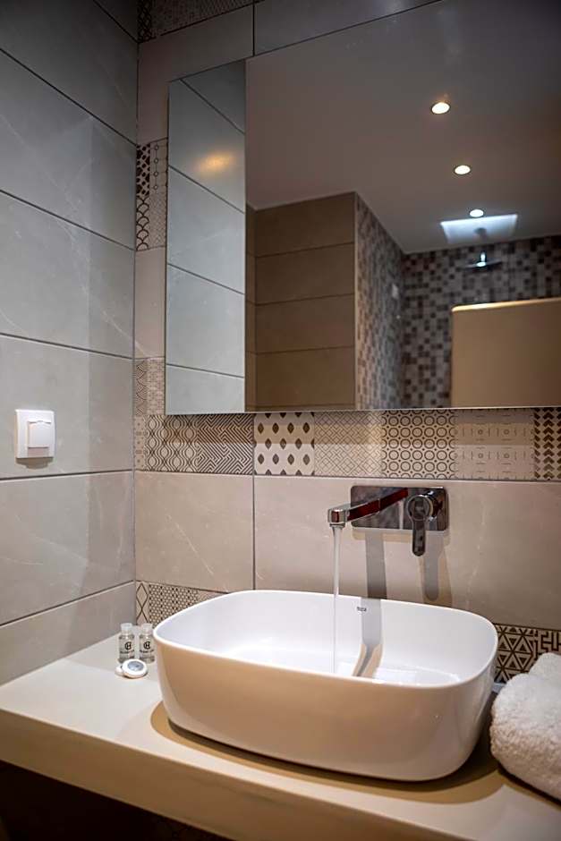 Aphrodite Hotel & Apartments