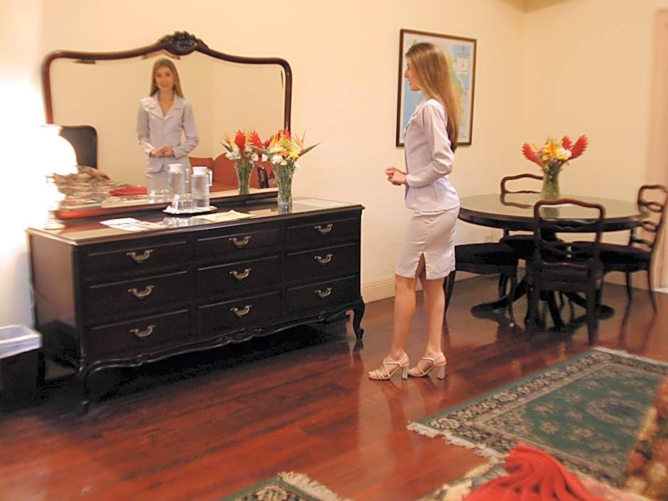 Hotel Santo Tomas / Historical Property