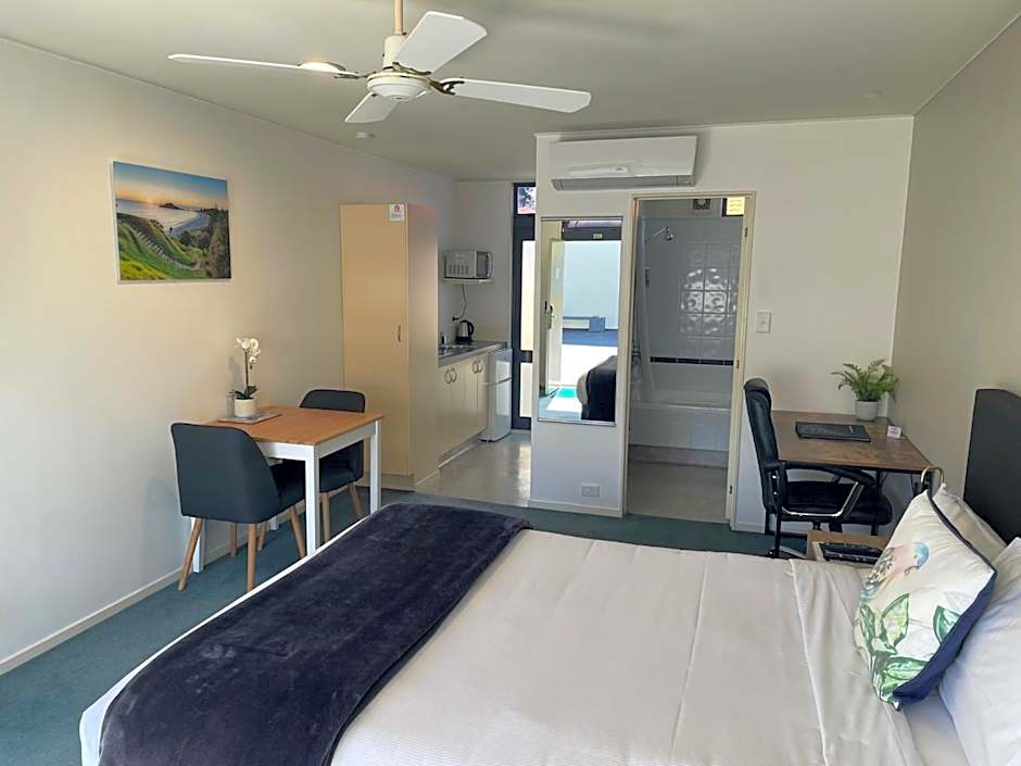 Academy Motor Inn