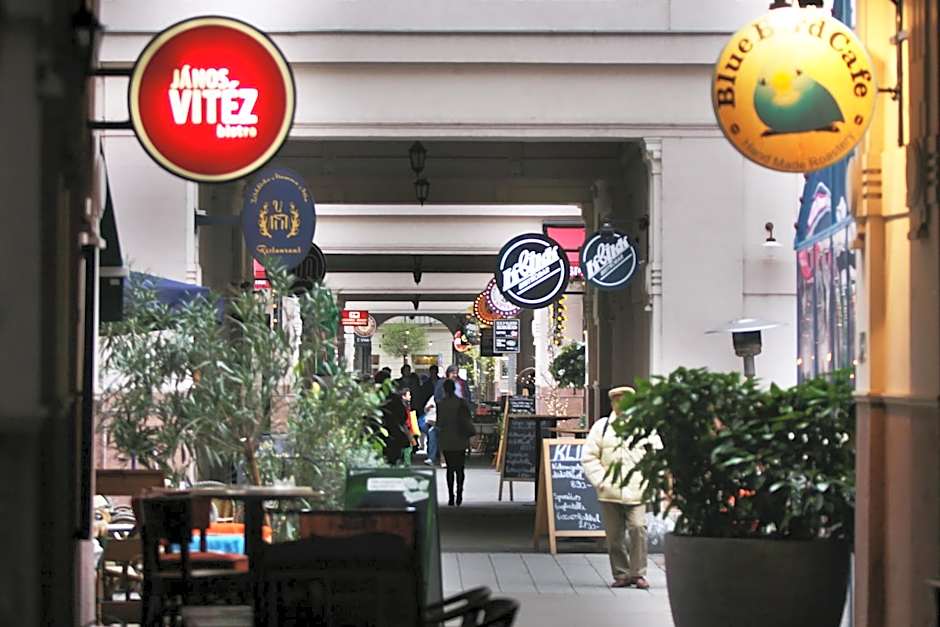 Gozsdu Court Budapest