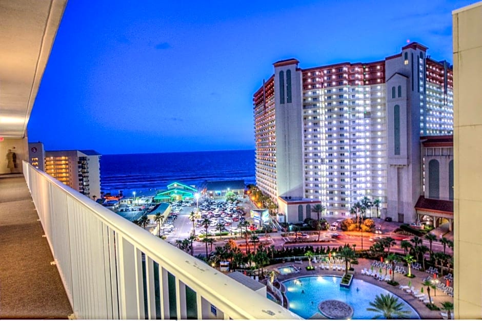 Laketown Wharf 1035 By Aneliya