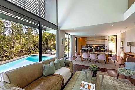 Villa Emeraude - Luxe 4BD Simola Estate Golf & Pool