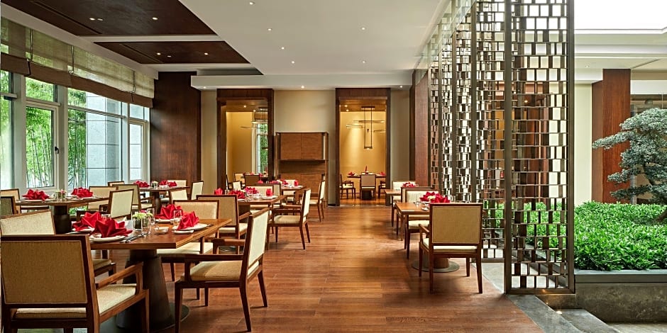 HUALUXE Ningbo Harbor City By IHG