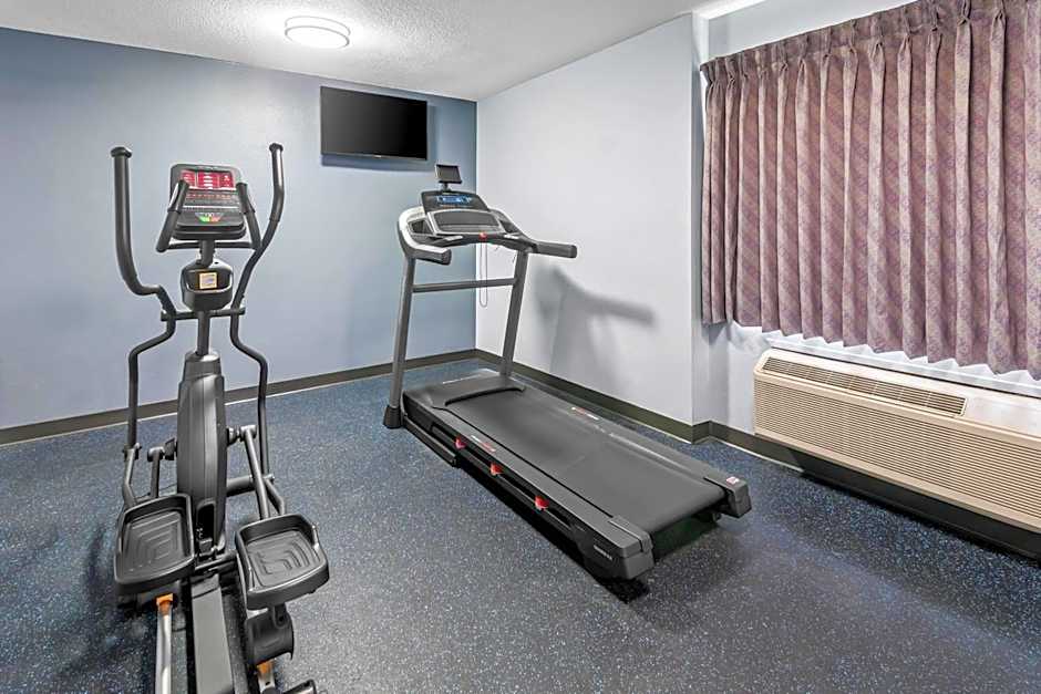 Days Inn & Suites by Wyndham DeSoto