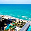 Beautiful penthouse condo with stunning views of both ocean and city