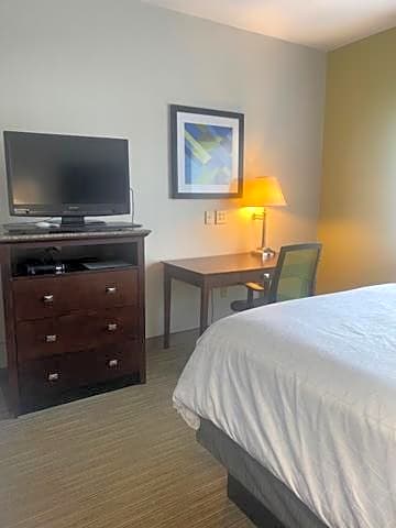 Holiday Inn Express Hotel & Suites Hinesville