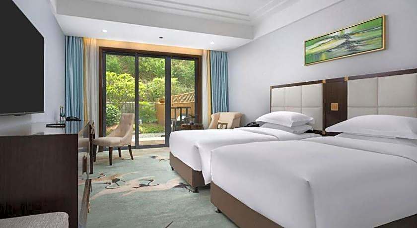 Wudangshan Jianguo Hotel