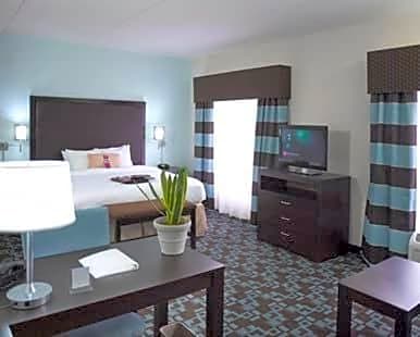 Hampton Inn & Suites Nashville at Opryland