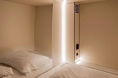 Capsule in Mixed Dormitory