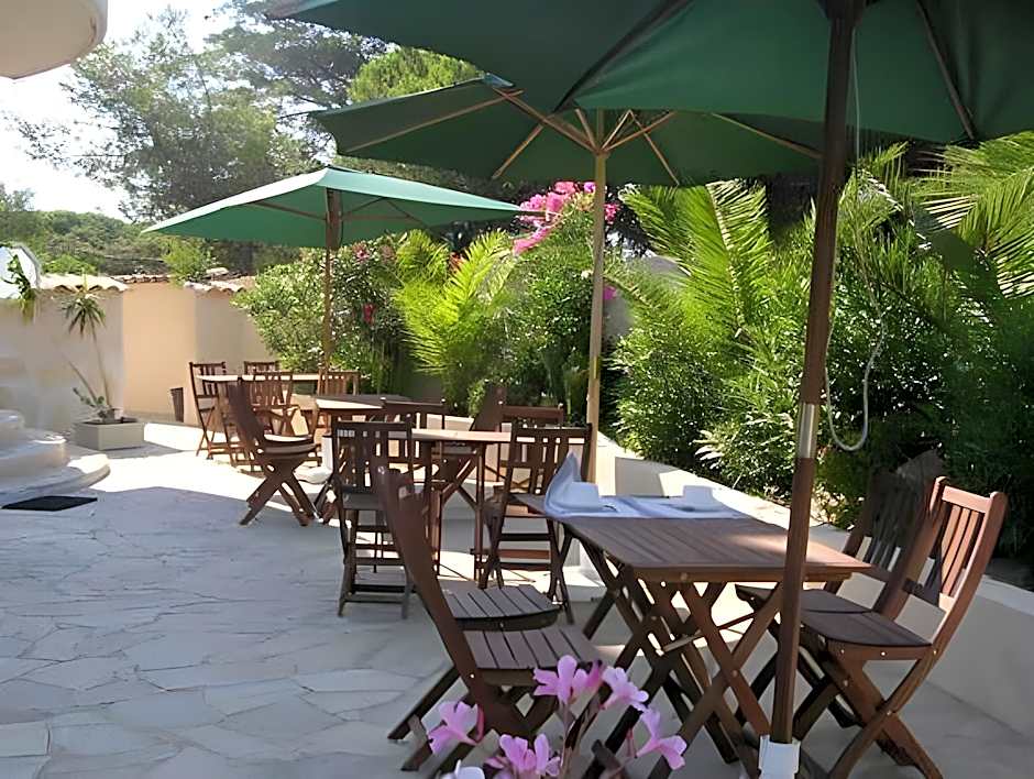 Hotel Almanarre Plage - Hotel Eco-Responsable face a la mer