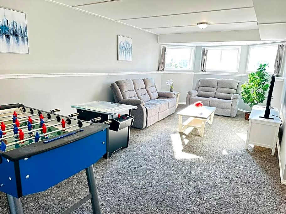 Comfortable 6 bedrooms house