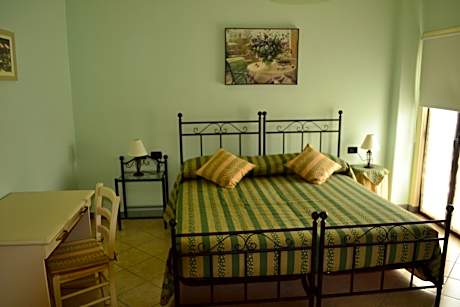 Twin Room with Private Bathroom