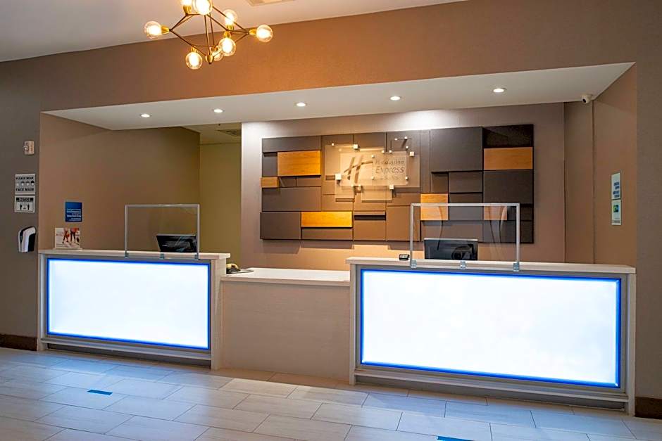 Holiday Inn Express & Suites Los Angeles Downtown West By IHG