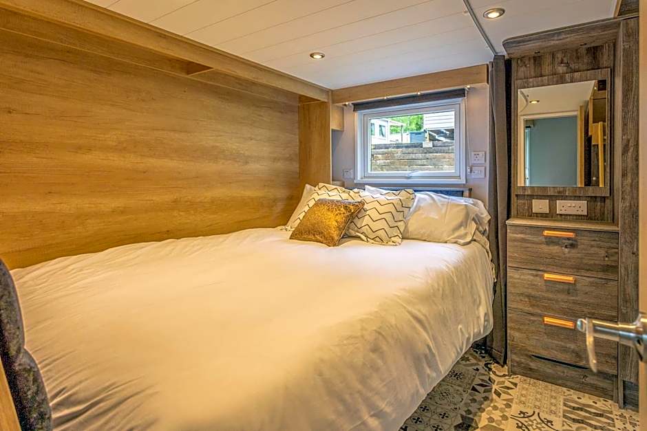 Aberdunant Hall Holiday Park