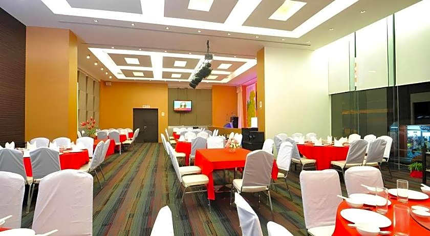 Mayflower Grande Hotel